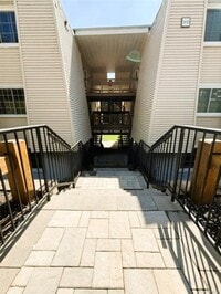 Building Photo - 315 Fox Run Ln