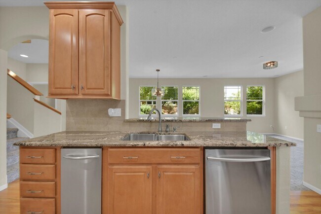 Building Photo - Modern 2-Bed, 3-Bath Home in The Village at Five Parks – Ralston Valley - AVAILABLE SEPTEMBER 1ST!!