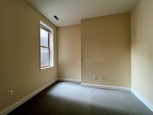 Building Photo - 1424 11th St NW