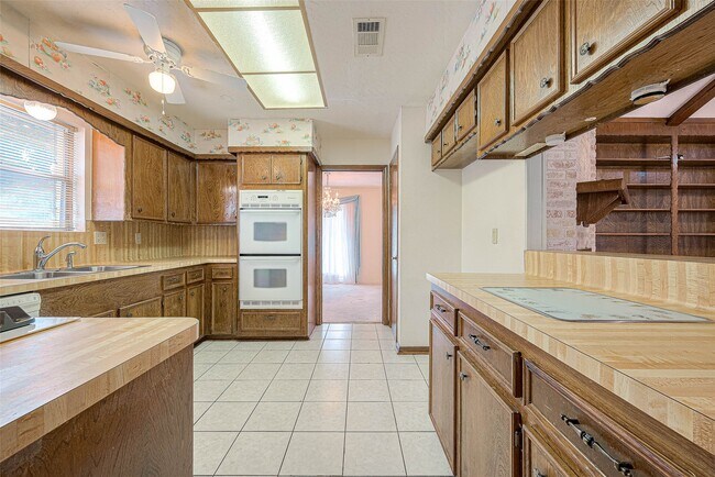 Building Photo - 8706 Tavistock Dr