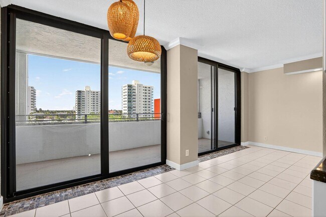 Building Photo - 1500 N Ocean Blvd