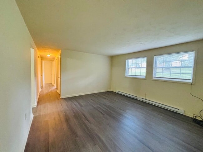Building Photo - 1605 Lark Ln