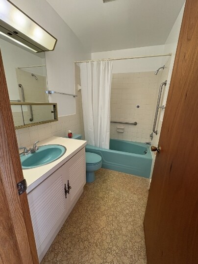 Building Photo - 630 Garrison Rd