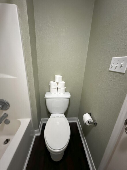 Master Bathroom - 13611 Woodstone Way