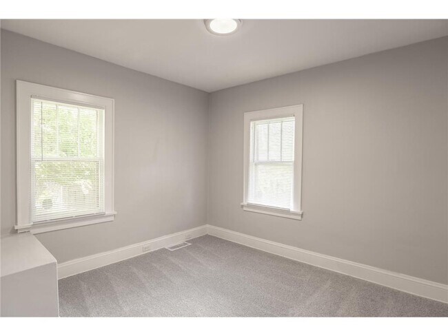 Building Photo - 4020 Emerson Ave N