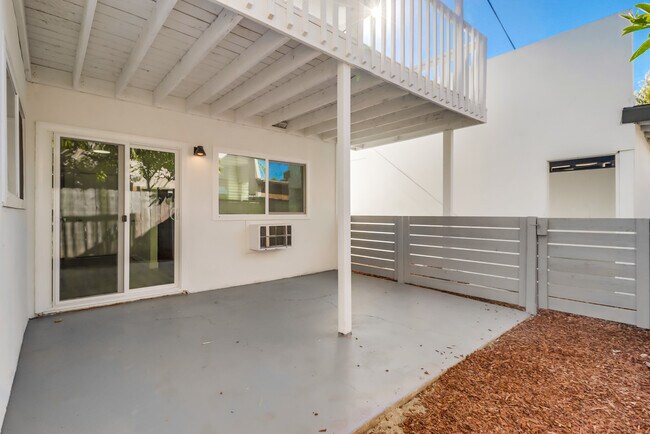 Building Photo - Hurlbut