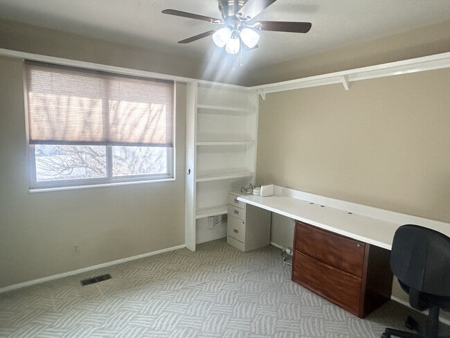 Building Photo - 1094 Gravel Hills Dr