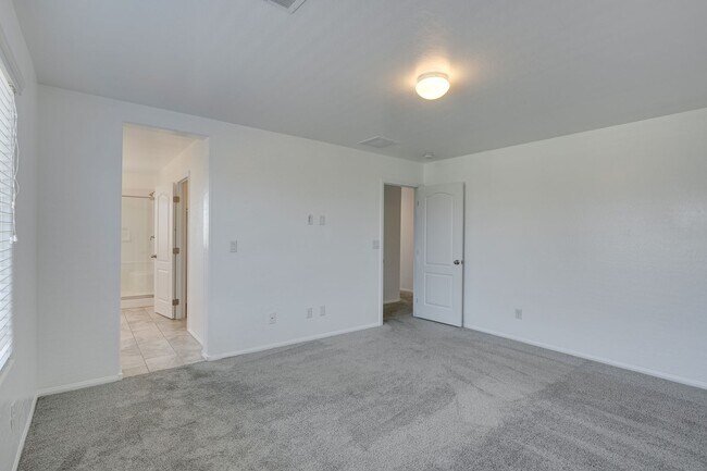Building Photo - ** COMING SOON ** Modern Open-Concept Rental Home with White Shaker Kitchen Cabinets & Low-Mainte...