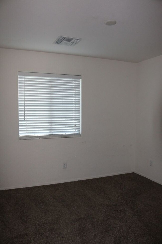 Building Photo - 11292 N 161st Dr