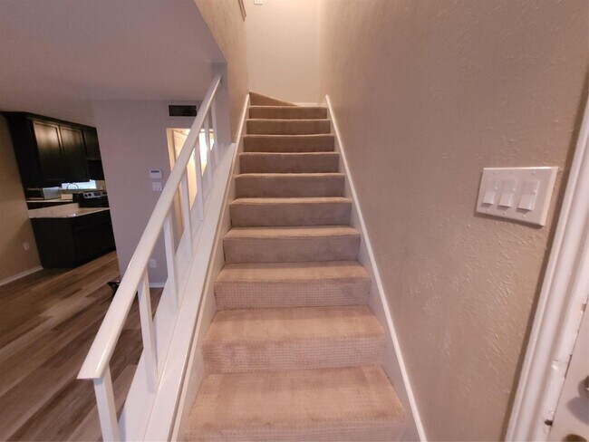 Building Photo - 15221 Berry Trail
