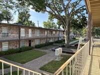 Building Photo - 7510 Shady Villa Lane #22