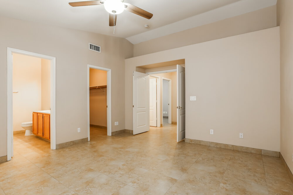 Building Photo - 1625 E Sheffield Ave