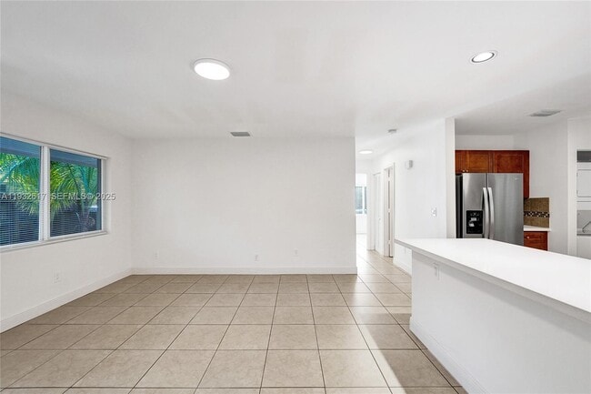 Building Photo - 30 SW 8th St