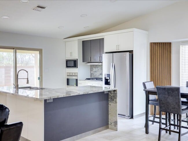 Building Photo - 3 Bedroom 2 Bathroom: Partially Furnished home!! **UNFURNISHED-RENTAL PRICE IS $3,000.00**