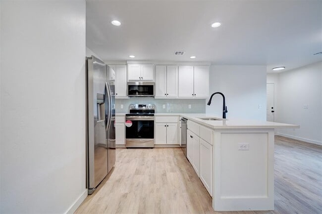 Building Photo - 224b NW 122nd St