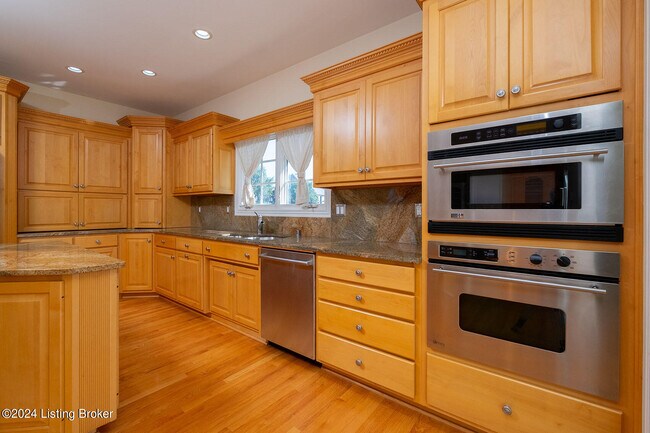 Building Photo - 3003 Glenhill Ct