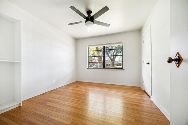 Building Photo - 4014 Willow Springs Ln