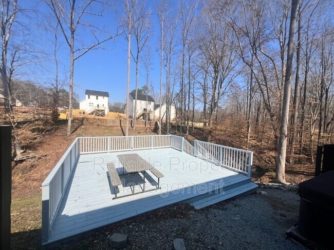 Building Photo - 222 Oakdale Ave