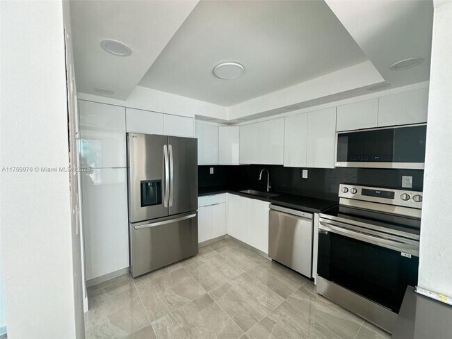 Primary Photo - 2 bedroom in north miami Beach FL 33160