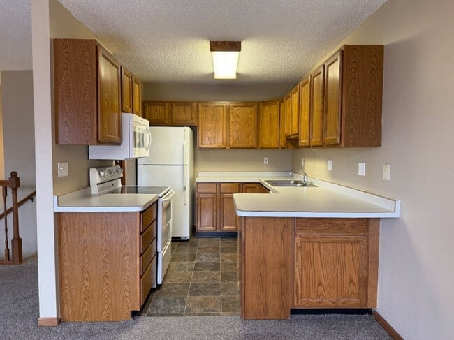 Building Photo - 2733-33 1/2 33 1/2 Ave S