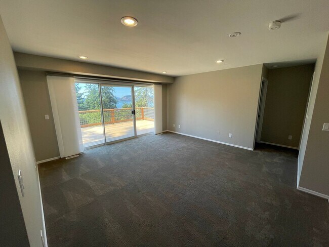 Building Photo - 14076 Rosario Rd