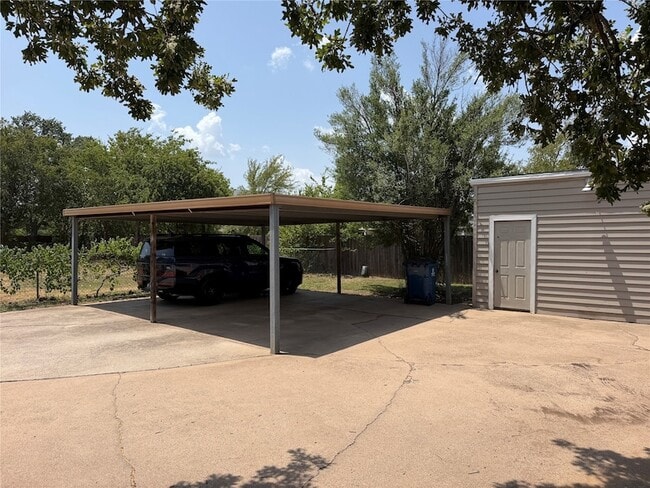 Building Photo - 3410 Timberline Dr