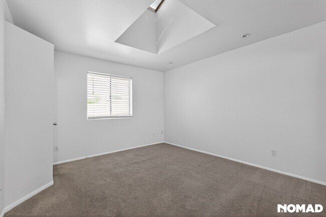 Building Photo - Charming 4BR House in Phoenix