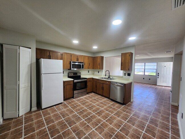 Building Photo - 406 Cocoa Ct