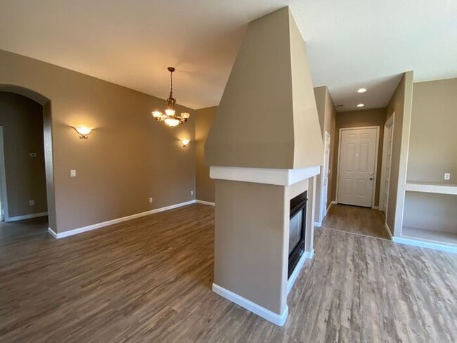Building Photo - Beautiful 3 Bedroom + 1 FLEX ROOM Single Story House in South Meadows Reno