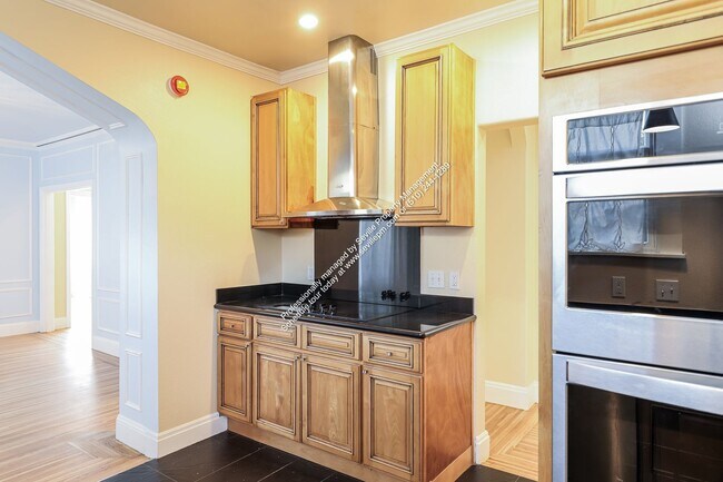 Building Photo - Stunning 3BR / 2BA Split-Level Home in Maxwell Park!