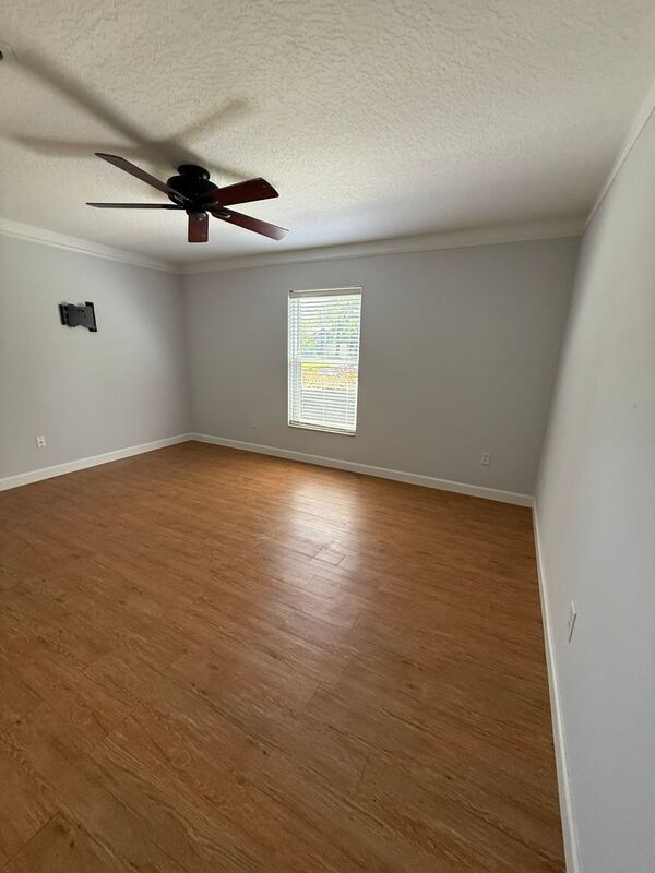Building Photo - 104 Hatfield Ct