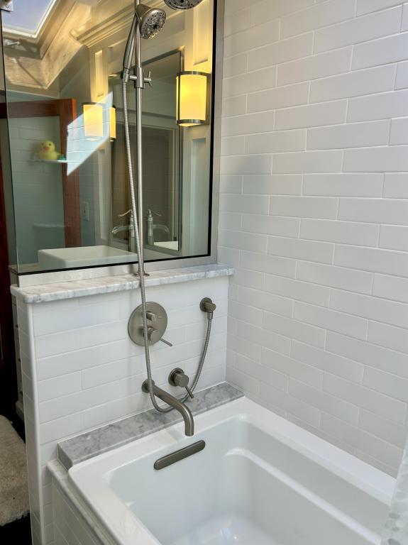 Building Photo - 337 ME-133