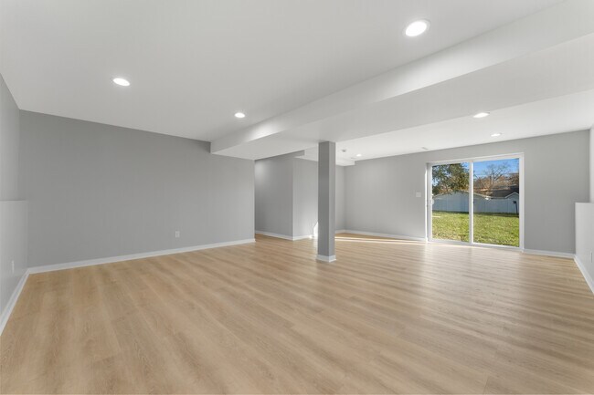 Building Photo - 2N359 Mildred Ave