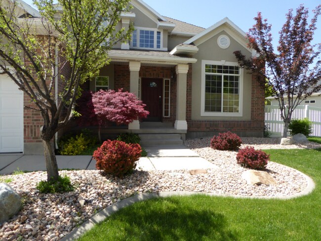 Building Photo - 388 Draper Downs Dr