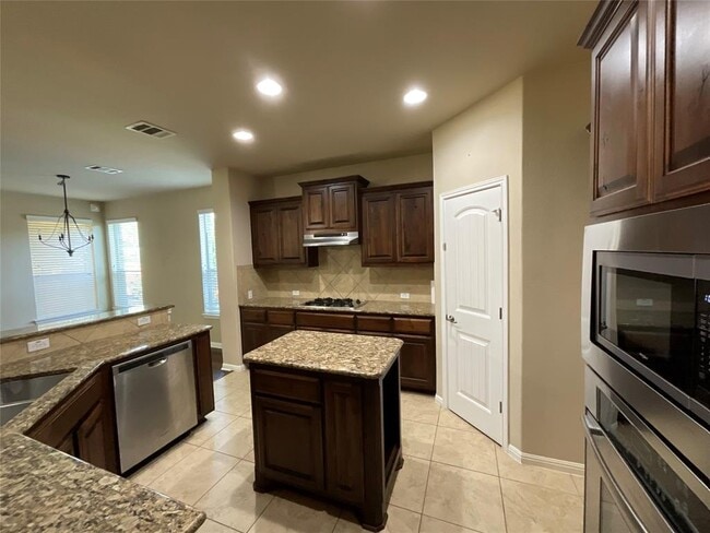 Building Photo - 2807 Prosperity