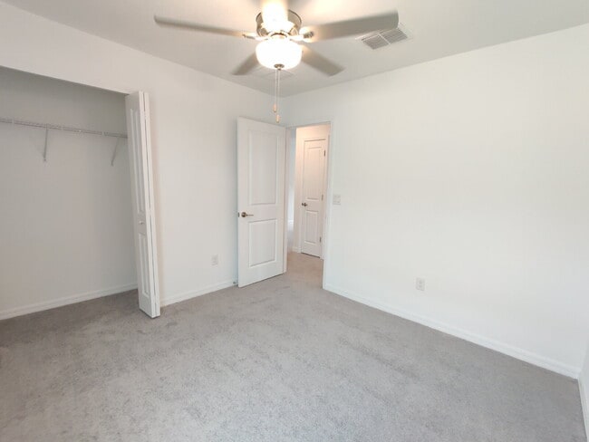 Building Photo - Spacious 5-Bedroom Home with First-Floor Owner's Suite in Land O' Lakes