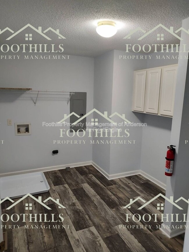 Building Photo - 3514 Hopewell Rd