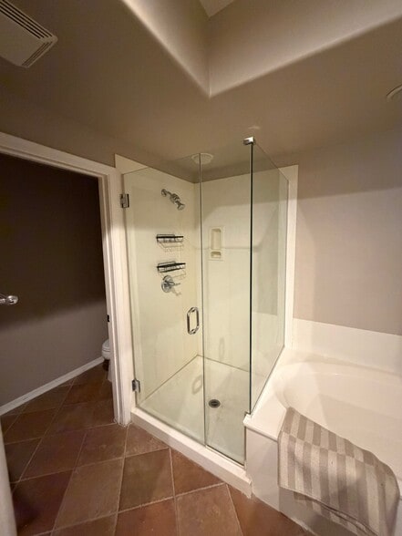 Building Photo - 3935 E Rough Rider Rd
