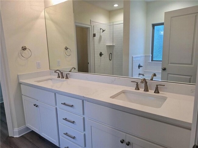 Building Photo - 341 Alan Cir