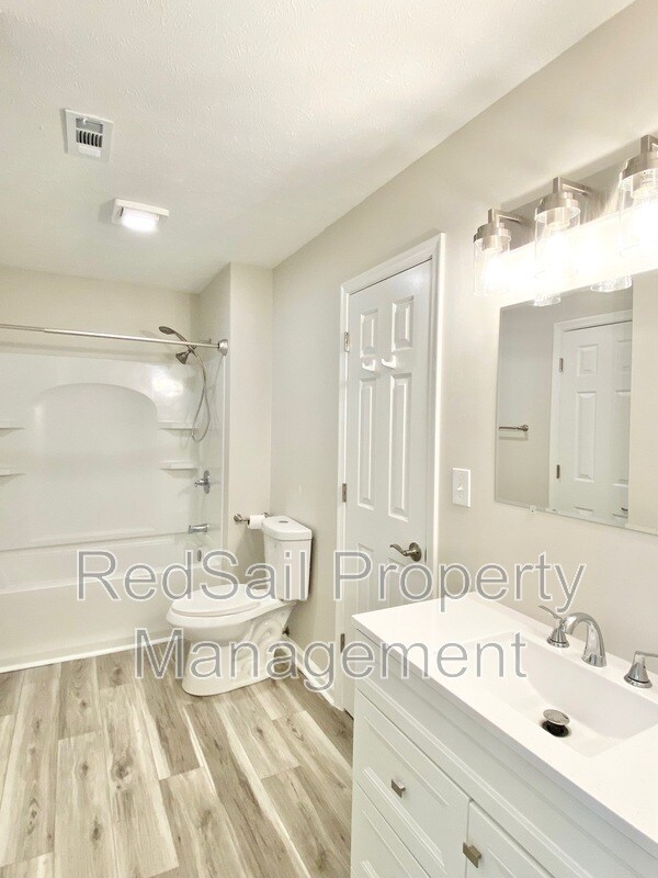 Building Photo - 39 Whites Ln