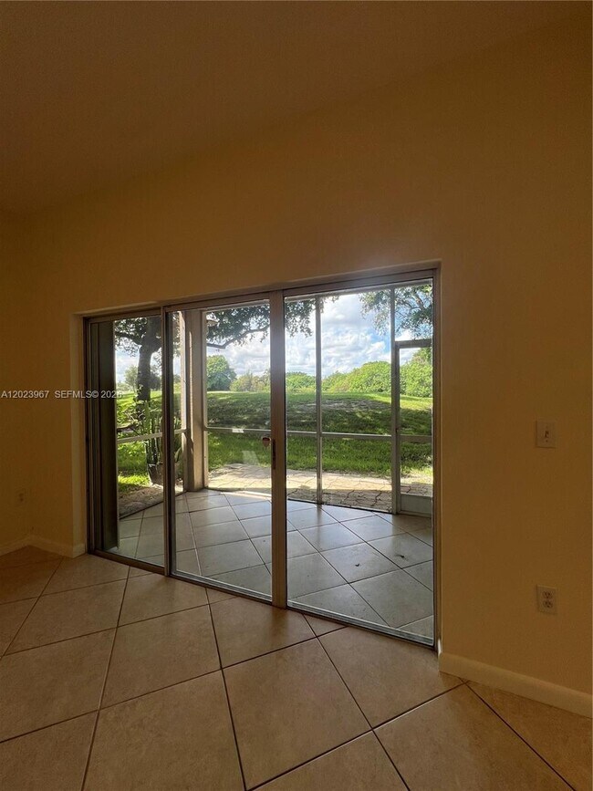 Building Photo - 16373 Malibu Dr