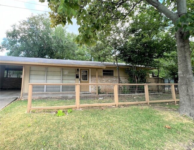 Building Photo - 5011 Finley Dr