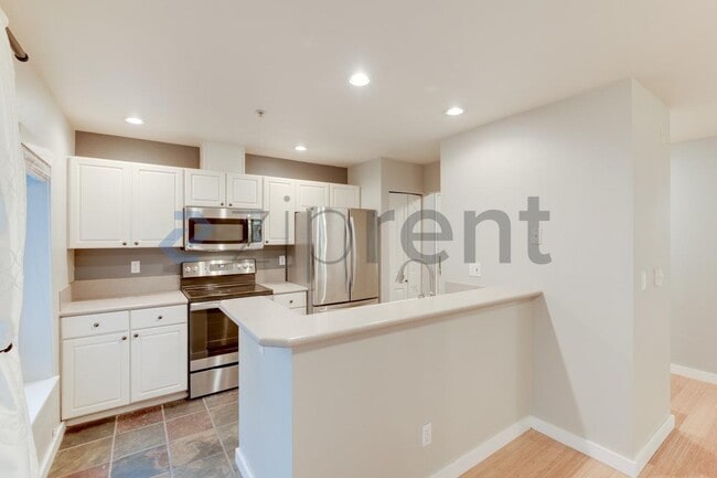 Building Photo - 2419 8th Ave N