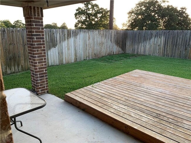 Building Photo - Beautifully 4 bedroom, 3 bathroom house within minutes of Texas A&M!!