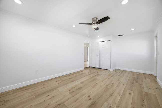 Building Photo - 401 Blueberry Ln