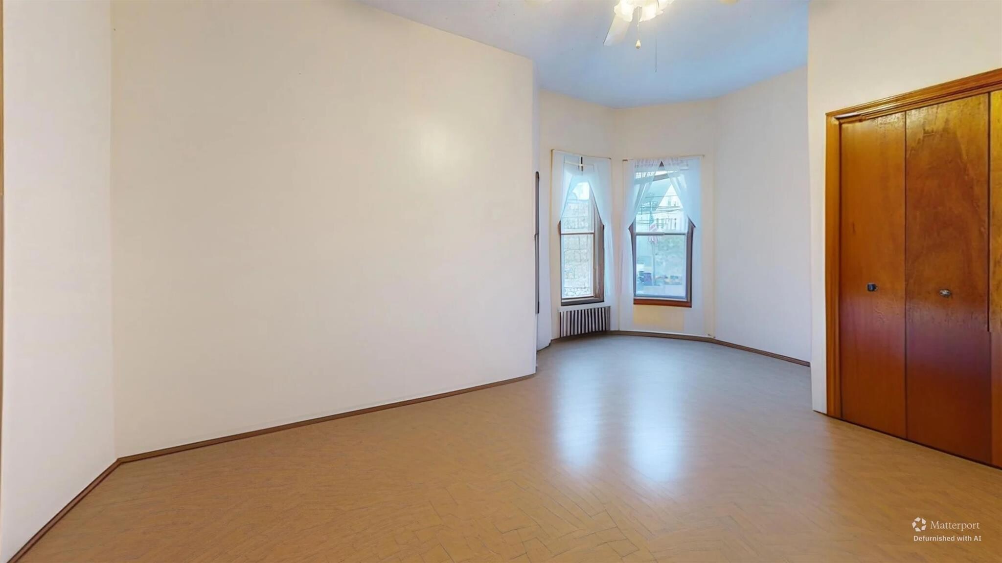 Building Photo - 240 School St