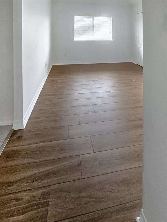 Building Photo - 6010 Serrano Terrace Ln