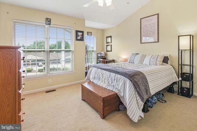 Building Photo - 29 Harbour Heights Dr