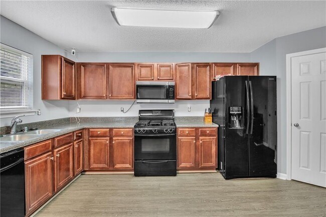 Building Photo - 4240 N Braves Cir