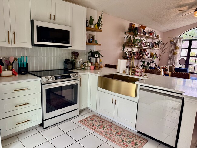 Building Photo - 12811 Shotgate Ct